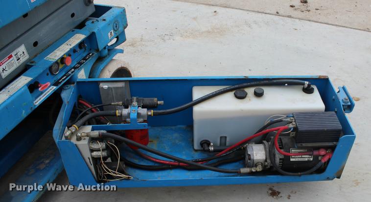 image for item L4968 2000 Genie GS2032 scissor lift