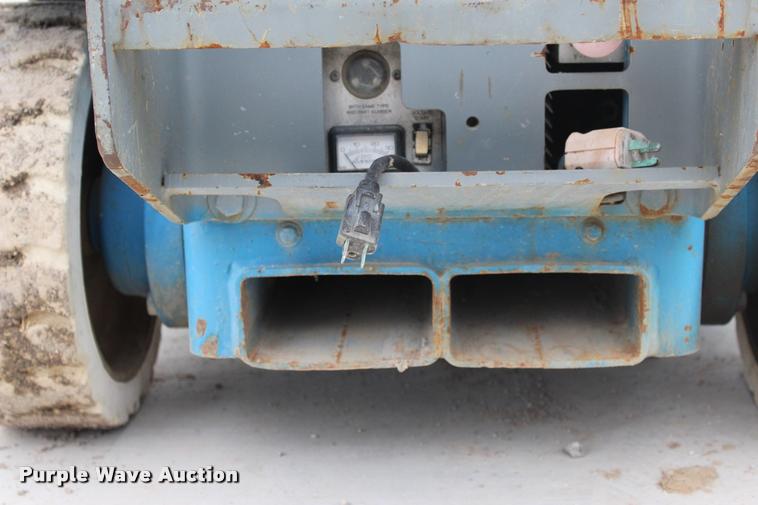 image for item L4968 2000 Genie GS2032 scissor lift