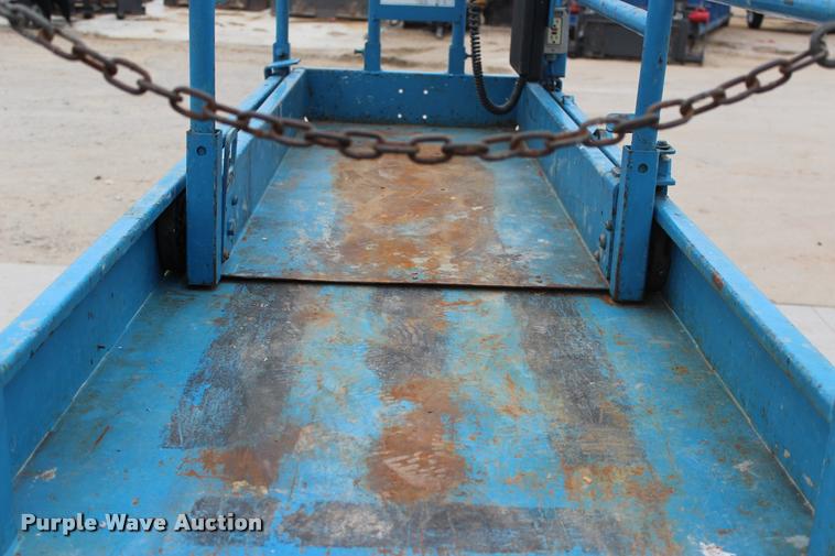 image for item L4968 2000 Genie GS2032 scissor lift
