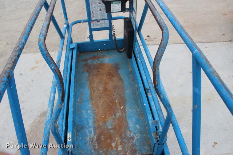 image for item L4968 2000 Genie GS2032 scissor lift