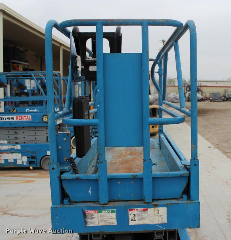 image for item L4968 2000 Genie GS2032 scissor lift