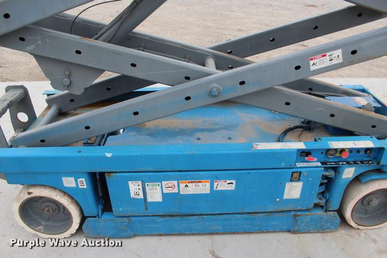 image for item L4968 2000 Genie GS2032 scissor lift