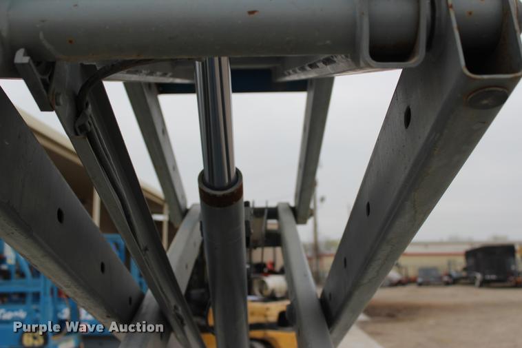 image for item L4968 2000 Genie GS2032 scissor lift