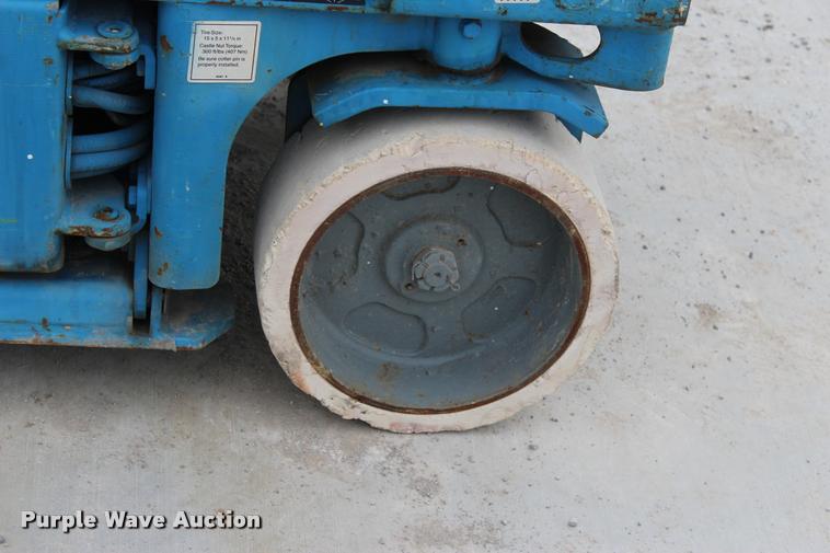 image for item L4968 2000 Genie GS2032 scissor lift