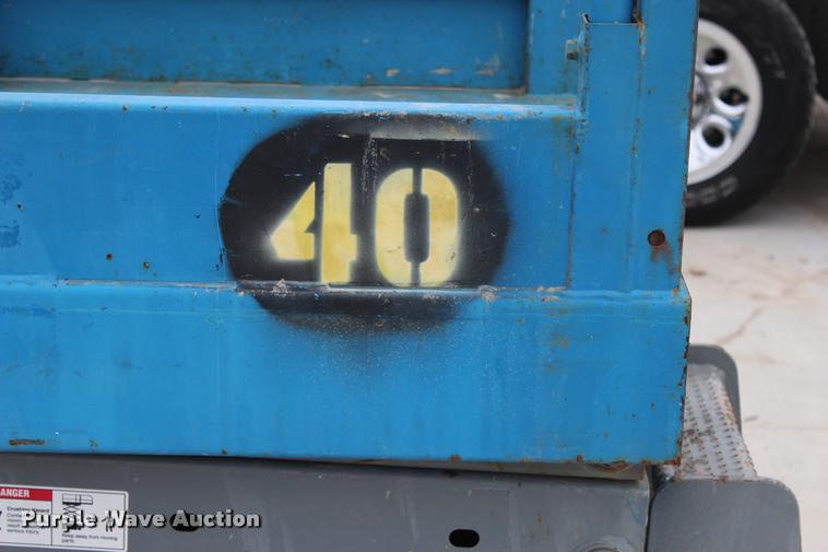 image for item L4968 2000 Genie GS2032 scissor lift