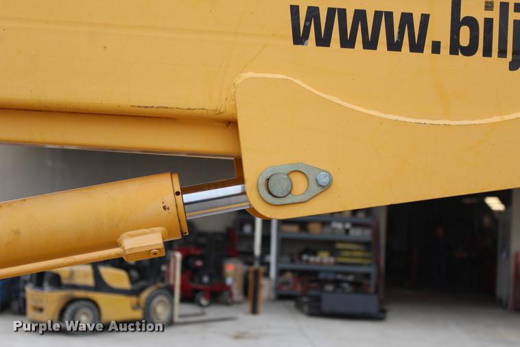 image for item L4969 2009 Bil-jax 5533A boom lift