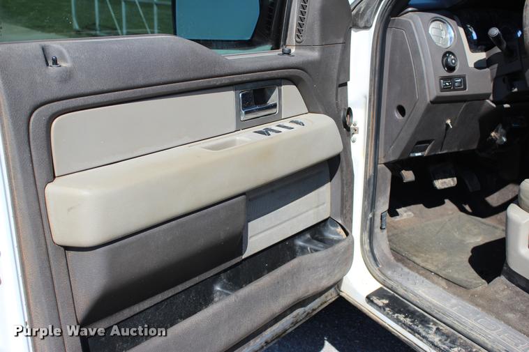 image for item L4979 2010 Ford F150 XLT SuperCrew pickup truck