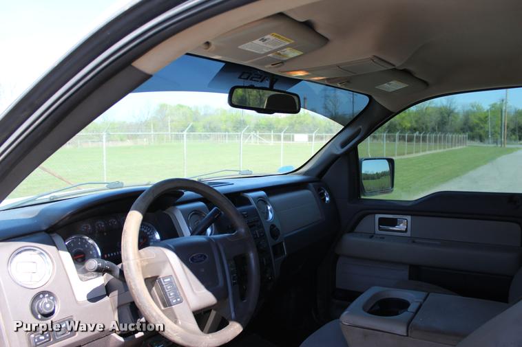 image for item L4979 2010 Ford F150 XLT SuperCrew pickup truck