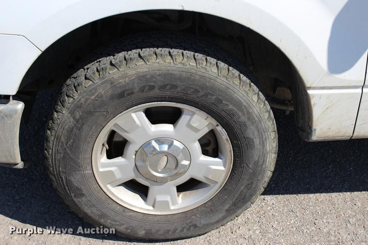 image for item L4979 2010 Ford F150 XLT SuperCrew pickup truck