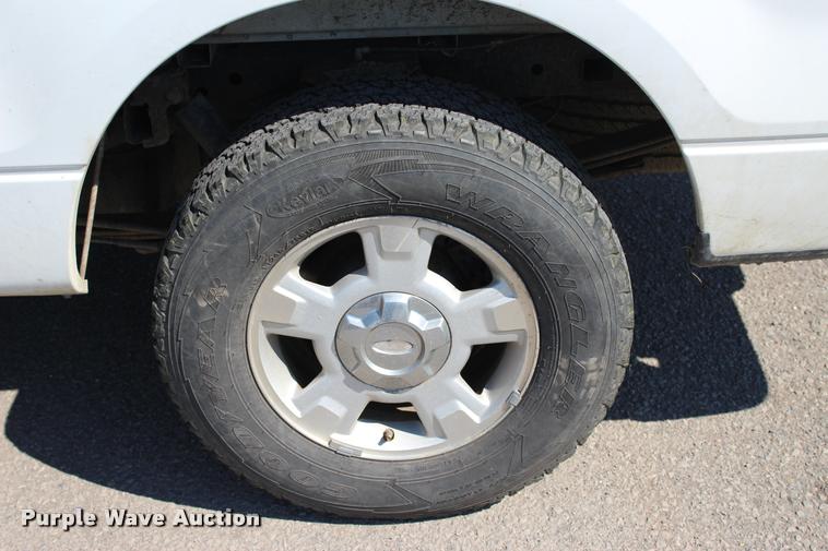 image for item L4979 2010 Ford F150 XLT SuperCrew pickup truck