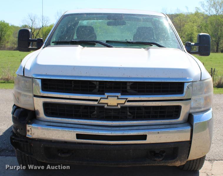 image for item L4980 2009 Chevrolet Silverado 2500HD Ext. Cab pickup truck