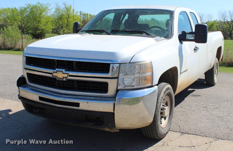 image for item L4980 2009 Chevrolet Silverado 2500HD Ext. Cab pickup truck