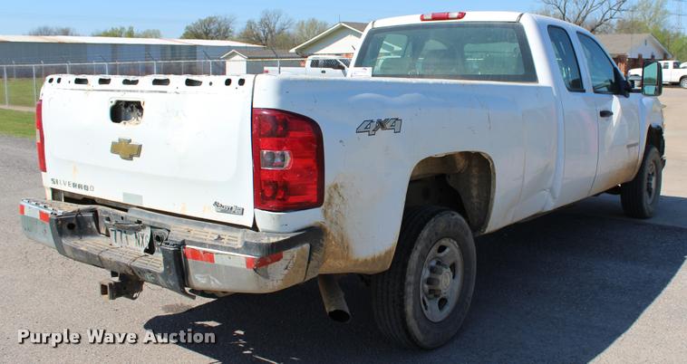 image for item L4980 2009 Chevrolet Silverado 2500HD Ext. Cab pickup truck