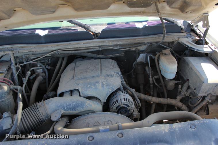 image for item L4980 2009 Chevrolet Silverado 2500HD Ext. Cab pickup truck