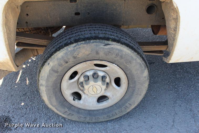 image for item L4980 2009 Chevrolet Silverado 2500HD Ext. Cab pickup truck