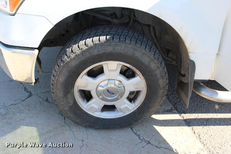 image for item L4981 2011 Ford F150 XLT SuperCab pickup truck