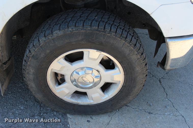 image for item L4981 2011 Ford F150 XLT SuperCab pickup truck