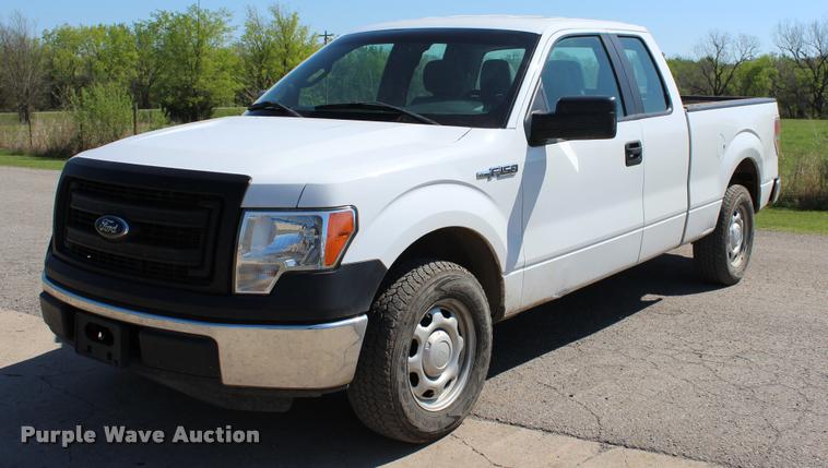 image for item L4982 2013 Ford F150 XL SuperCab pickup truck