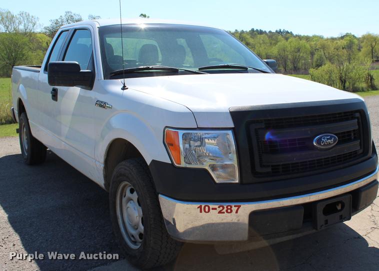 image for item L4982 2013 Ford F150 XL SuperCab pickup truck