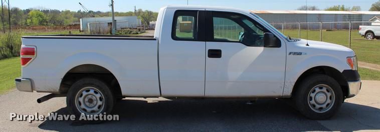 image for item L4982 2013 Ford F150 XL SuperCab pickup truck