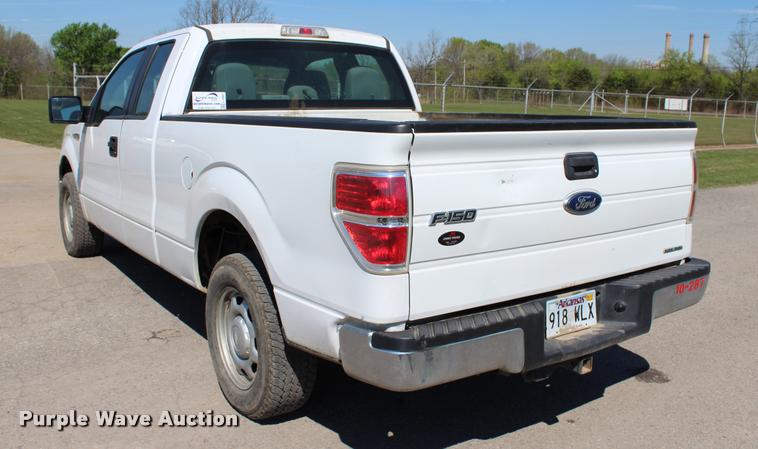image for item L4982 2013 Ford F150 XL SuperCab pickup truck