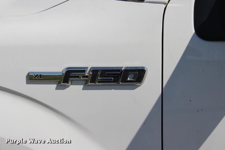 image for item L4982 2013 Ford F150 XL SuperCab pickup truck