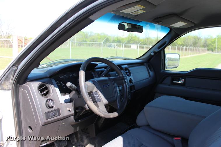 image for item L4982 2013 Ford F150 XL SuperCab pickup truck