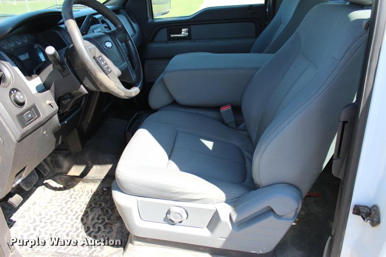 image for item L4982 2013 Ford F150 XL SuperCab pickup truck