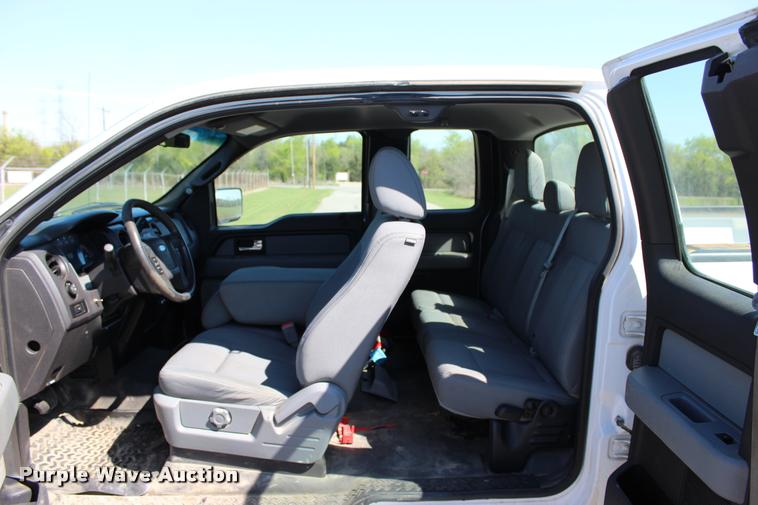 image for item L4982 2013 Ford F150 XL SuperCab pickup truck