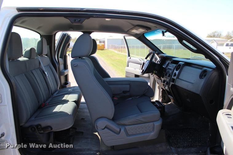 image for item L4982 2013 Ford F150 XL SuperCab pickup truck