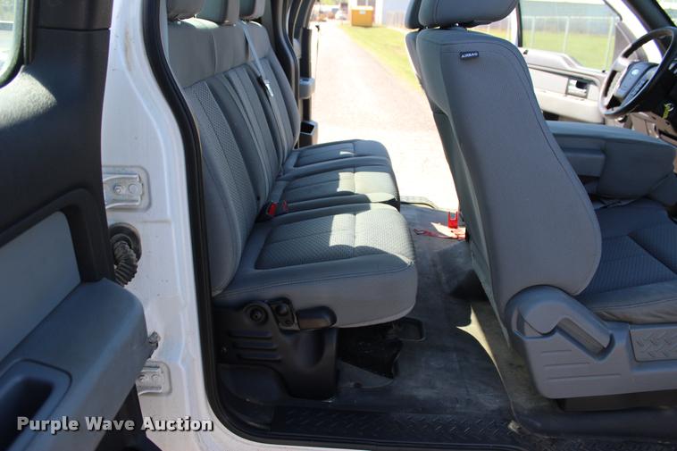 image for item L4982 2013 Ford F150 XL SuperCab pickup truck