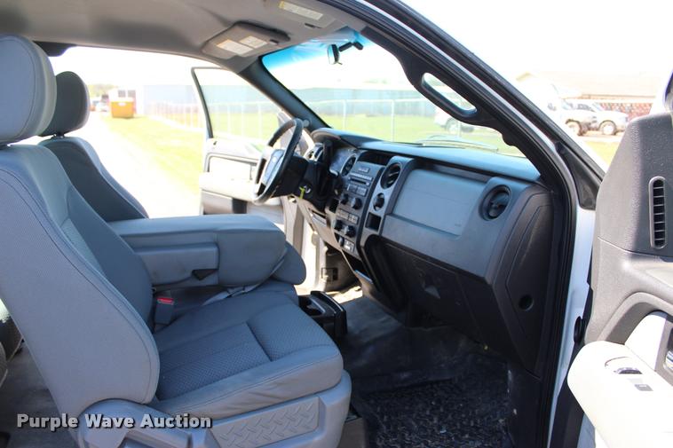 image for item L4982 2013 Ford F150 XL SuperCab pickup truck