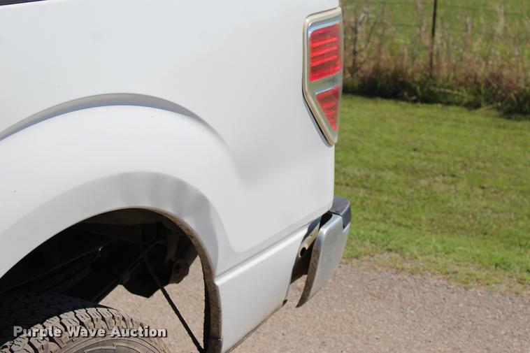 image for item L4982 2013 Ford F150 XL SuperCab pickup truck