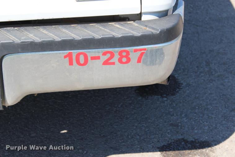 image for item L4982 2013 Ford F150 XL SuperCab pickup truck