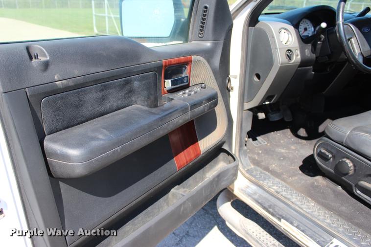 image for item L4983 2006 Ford F150 Lariat SuperCab pickup truck