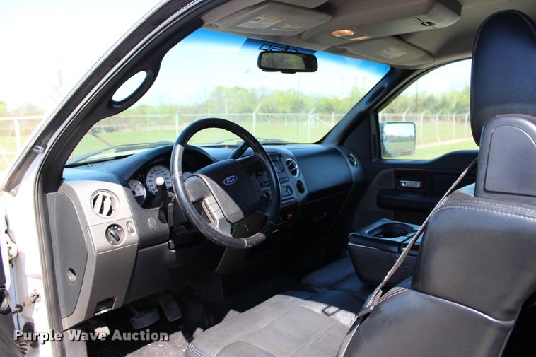 image for item L4983 2006 Ford F150 Lariat SuperCab pickup truck