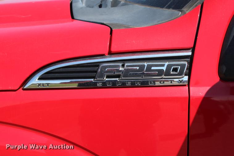 image for item L4985 2011 Ford F250 XLT SuperCab pickup truck