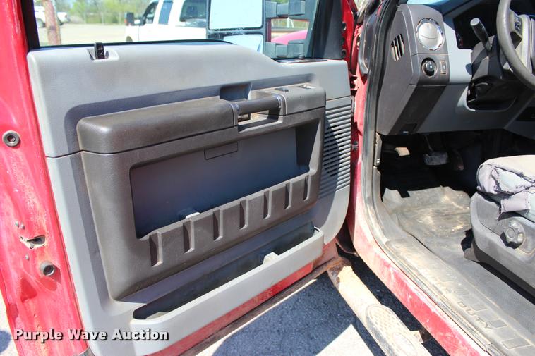 image for item L4985 2011 Ford F250 XLT SuperCab pickup truck