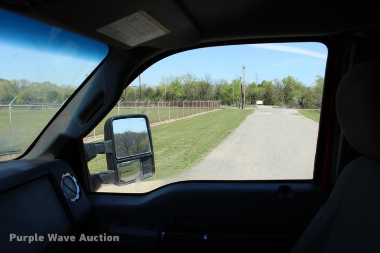 image for item L4985 2011 Ford F250 XLT SuperCab pickup truck