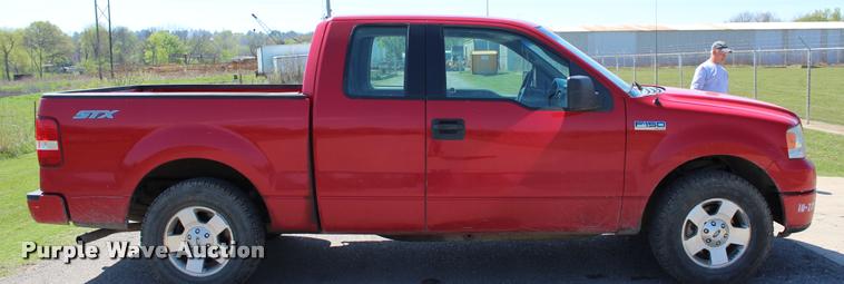 image for item L4986 2006 Ford F150 STX SuperCab pickup truck