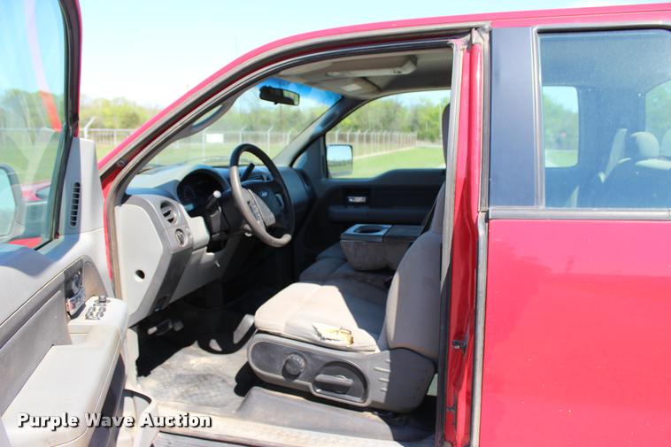 image for item L4986 2006 Ford F150 STX SuperCab pickup truck