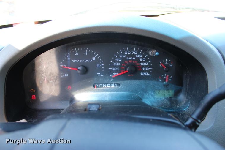 image for item L4986 2006 Ford F150 STX SuperCab pickup truck