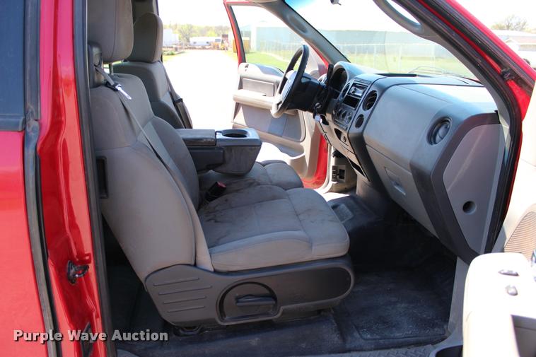 image for item L4986 2006 Ford F150 STX SuperCab pickup truck