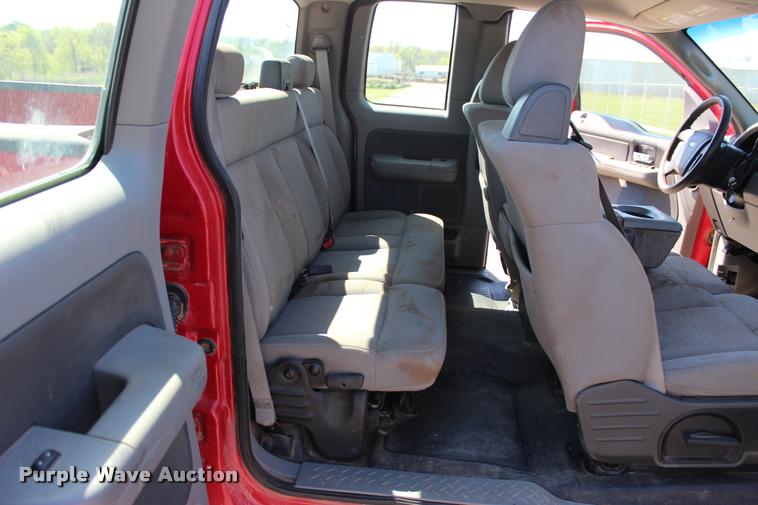 image for item L4986 2006 Ford F150 STX SuperCab pickup truck