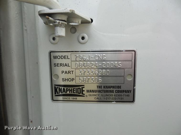 image for item L7147 2005 Chevrolet Silverado 2500HD utility bed pickup truck