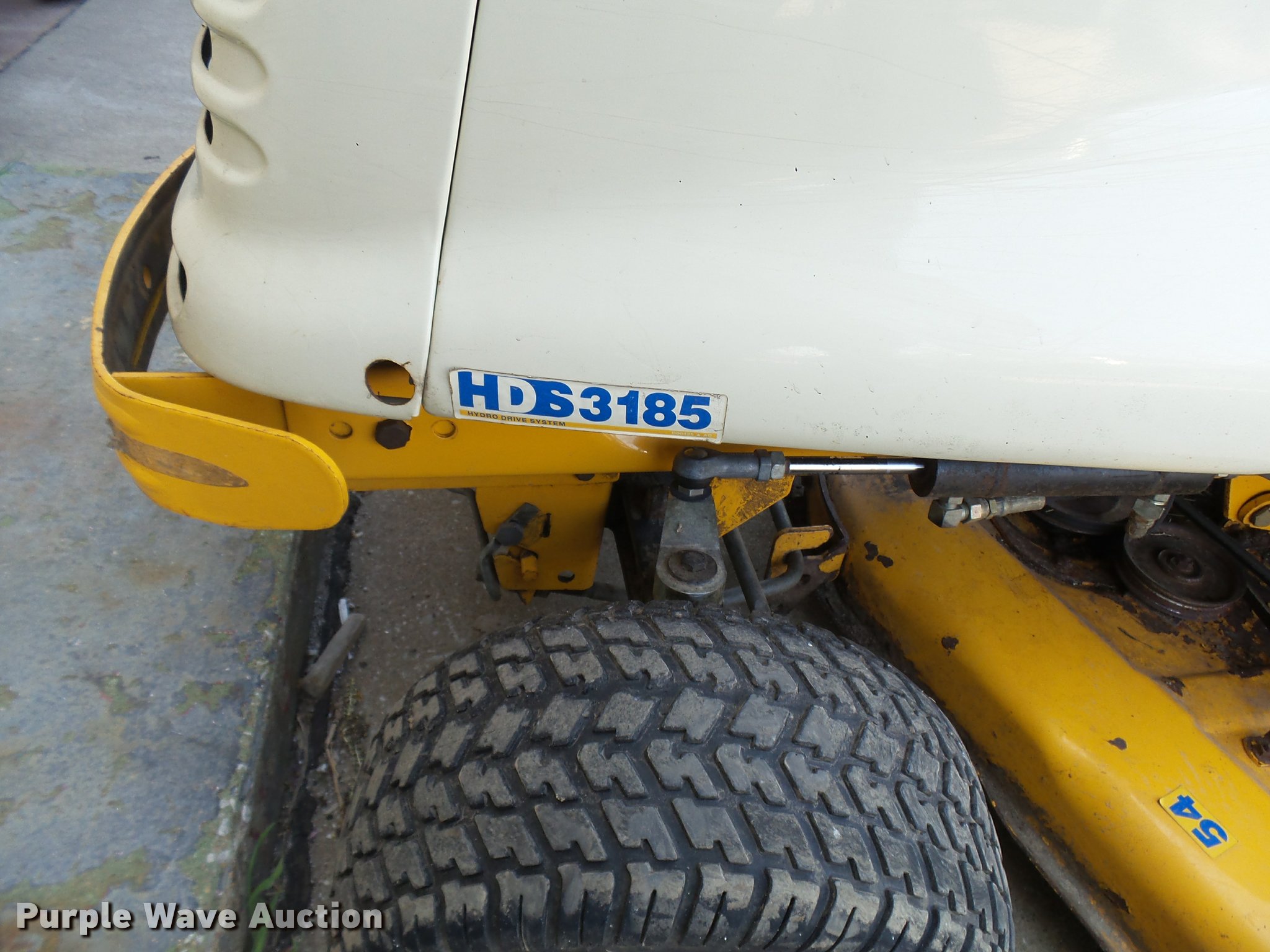 Cub Cadet 3185 Series 3000 lawn mower in Harrisonville, MO Item
