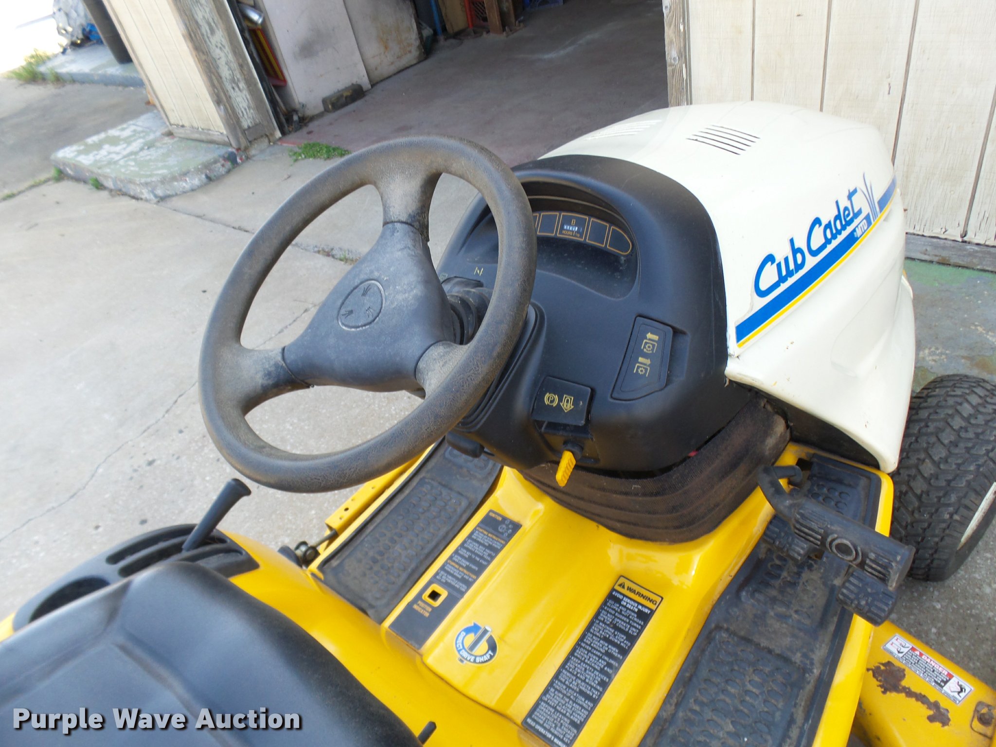 Cub Cadet 3185 Series 3000 lawn mower in Harrisonville, MO Item
