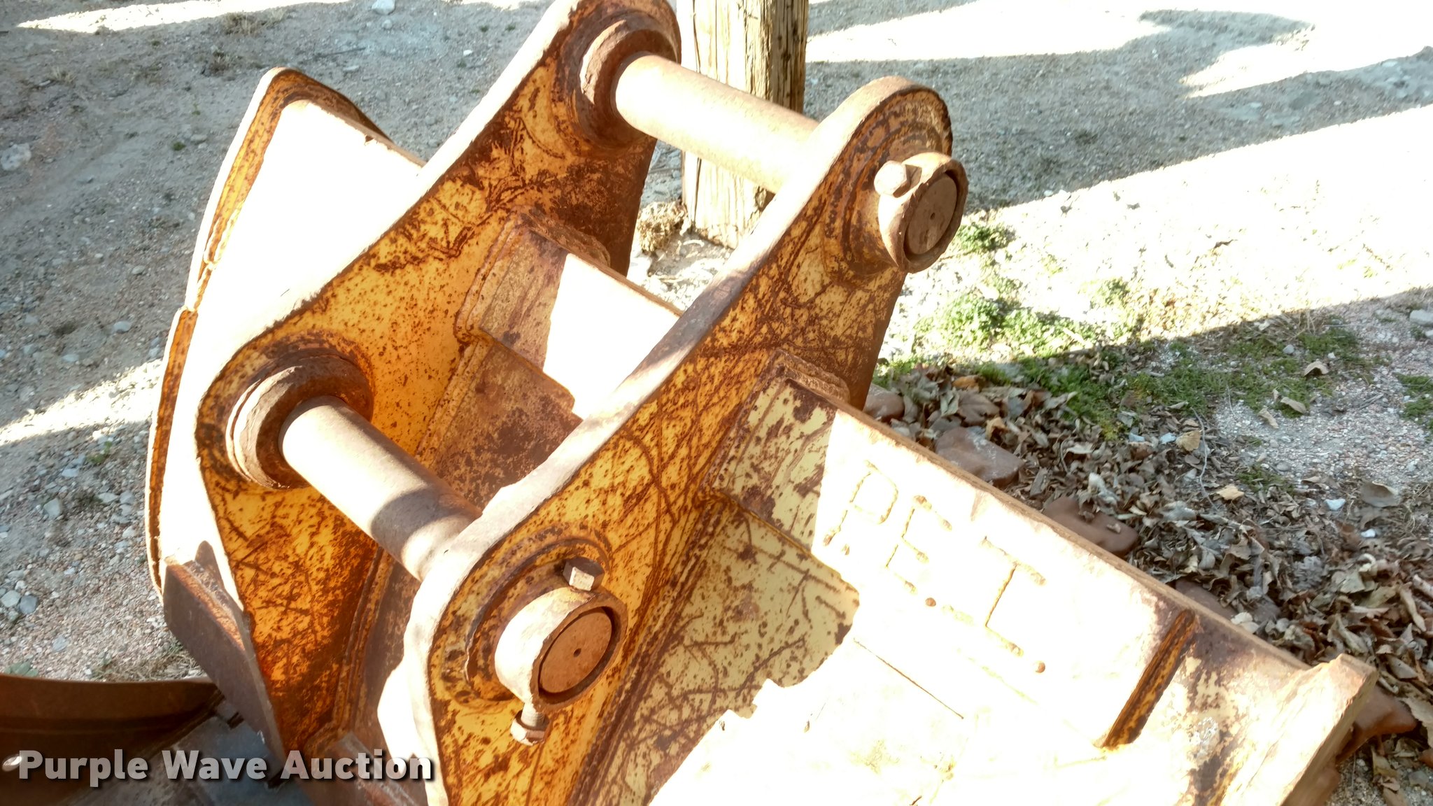 Caterpillar excavator bucket in Augusta, KS Item DI9756 sold Purple