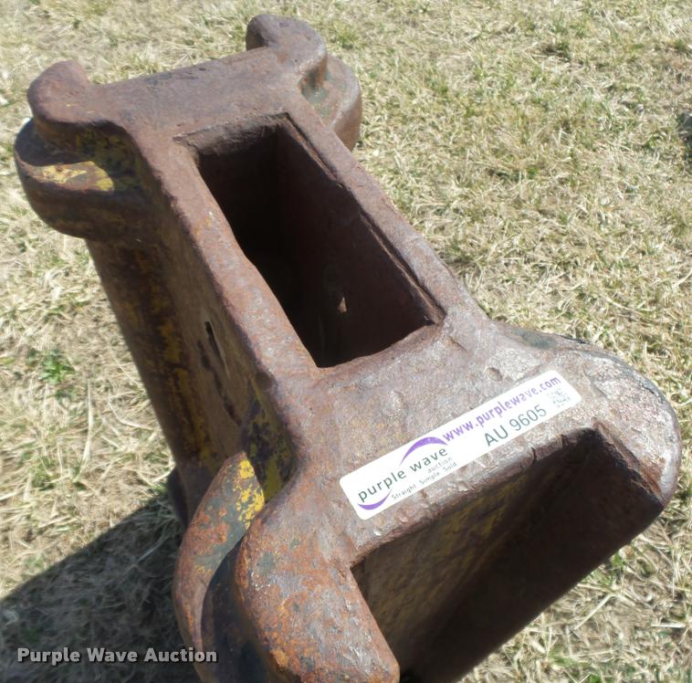 image for item AU9605 Hammer and follow blocks