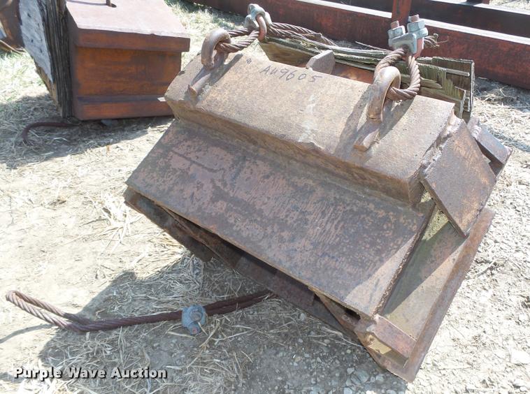 image for item AU9605 Hammer and follow blocks